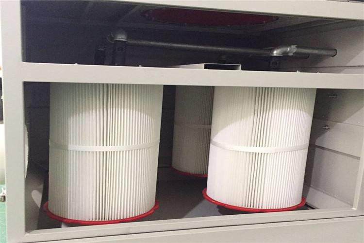 吸尘器星空体育在线(中国)唯一官方网站将滤料的接口由以前的胶粘接和工业缝纫机接口方式全部改为超声波一体式焊接