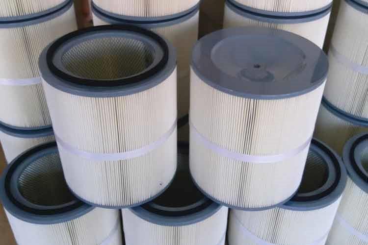 卡盘式星空体育在线(中国)唯一官方网站管路系统与该喷吹安装组件结构的结合，使脉冲喷吹清灰时气流分布均匀，提高了清灰效率