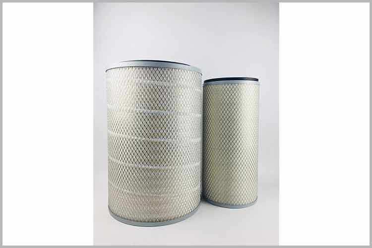 在吸入空气与燃油混合之前，货车星空体育在线(中国)唯一官方网站滤去空气中尘土、碳及杂物，然后保障了吸入空气的清洁