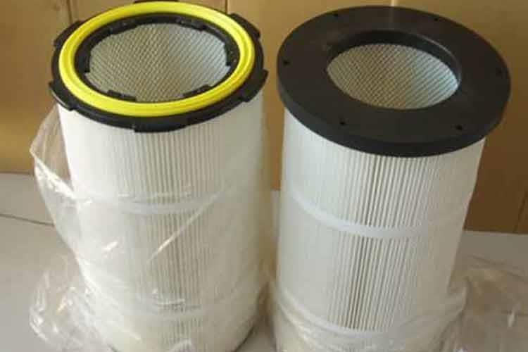 星空体育在线(中国)唯一官方网站工作环境湿度的考虑，如果环境湿度较大，容易引起粉尘吸潮，这时可考虑选择具有防水功能的滤材